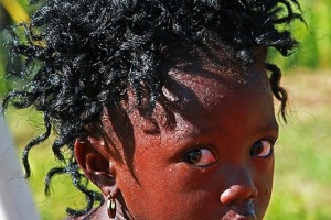 Bambina Basotho dallo sguardo magnetico, Sud Africa 2012