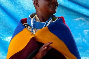 Canti tradizionali delle donne Ndebele, villaggio di Kglodwana, Regione del Mpulamanga, Sud africa 2012