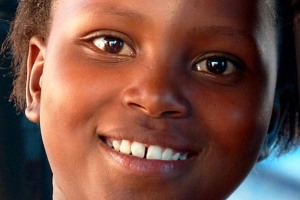 Il sorriso disarmante di questa bambina Ndebele mi ha accompagnato lungo tutta l'esplorazione del Sud Africa, villaggio di Kglodwana, 2012
