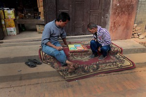 Il gioco della tigre che si muove, "Bagh Chai", è un gioco tradizionale da tavolo molto diffuso in Nepal: le pedine sono costituite da miniature riproducenti quattro tigri e venti capre, spesso sostituite da fiches in plastica. Si gioca in due ed i giocatori giocano a turno avendo una sola mossa. Nepal 2018