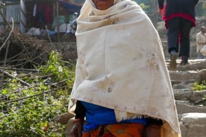 I Tharu si crede siano stati i primi abitanti della Regione del Terai, in Nepal, e la leggenda li considera come i discendenti dei Rajput della regione indiana del Rajasthan o della dinastia reale dei Sakya, la famiglia originaria del Buddha.Villaggio di Bachhauli, Nepal 2018.