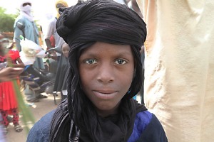Giovanissimo Tuareg dagli occhi brillanti, Festa del Bianou, Agadez, Niger, settembre 2018 IMG_1426 1