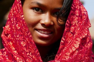 Avvolta nel telo ricamato che ho acquistato nel vicino mercato di Sundhara Tole, questa splendida ragazza nepalese di nome Savitri ("Sole" in sanscrito"), non ha nulla da invidiare alle più famose e ricercate Top model occidentali, Durbar Square di Patan, Nepal 2018.