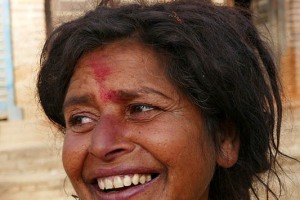 Ritratto di una donna Newari dal sorriso contagioso, villaggio di Bandipur, Nepal 2018.